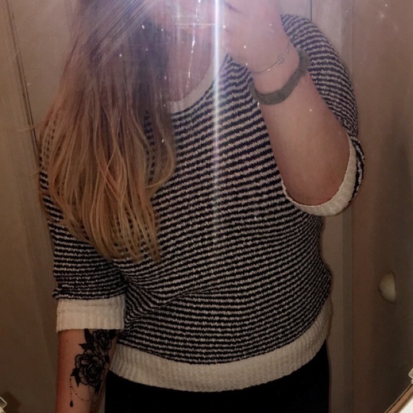 Banana Republic Sweater - Picture 5 of 5